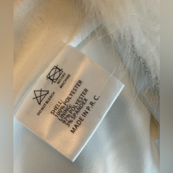 Brandy Melville white faux fur jacket - Picture 4 of 4